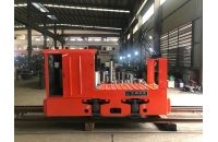 礦用CJY3噸架線式電機車可以拉多少個礦斗？