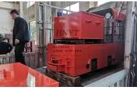 鐵礦客戶采購(gòu)的2.5噸蓄電池電機(jī)車(chē)發(fā)貨